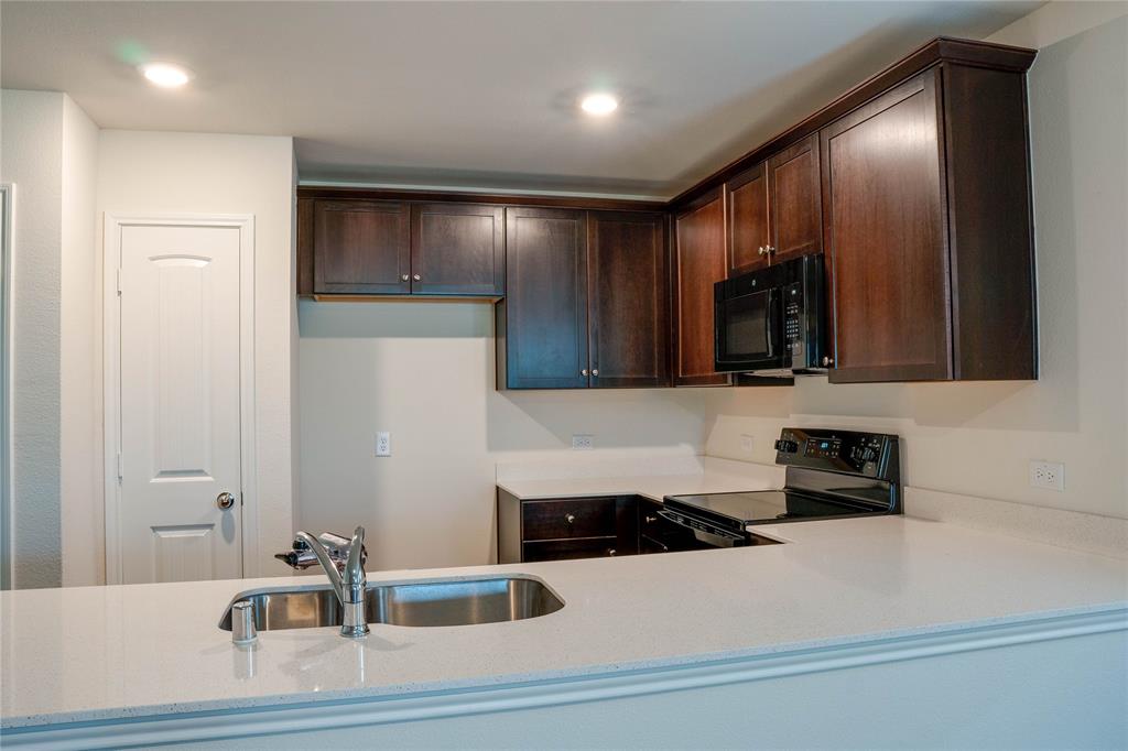 5324 Vinebrook Way Princeton, TX 75407 - Photo 3 of 30