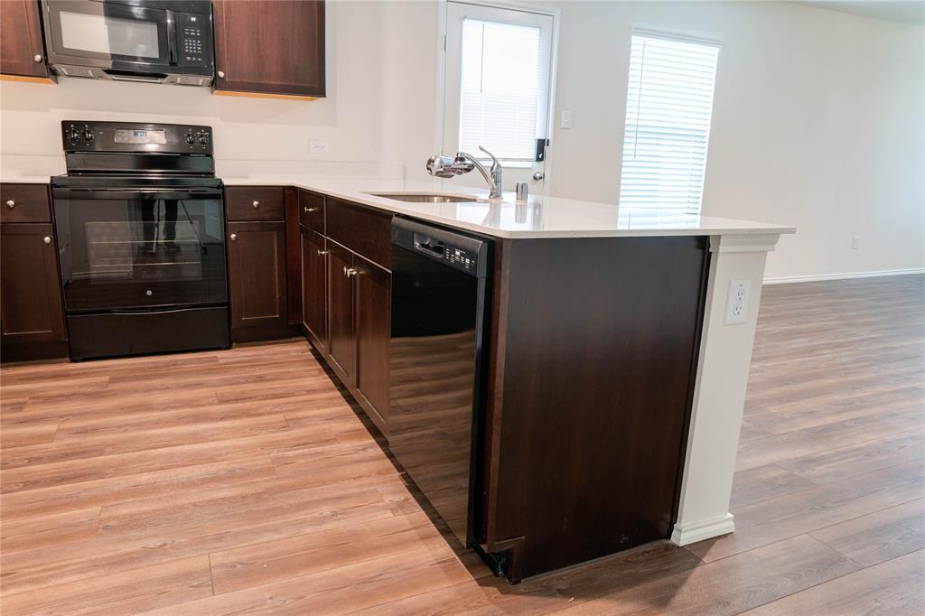 5324 Vinebrook Way Princeton, TX 75407 - Photo 7 of 30