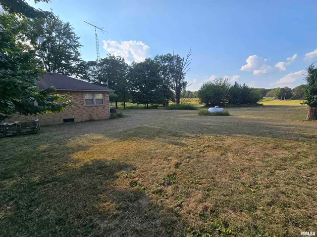 $135,000 | 13840 North Dove Lane, Bluford, IL 62814