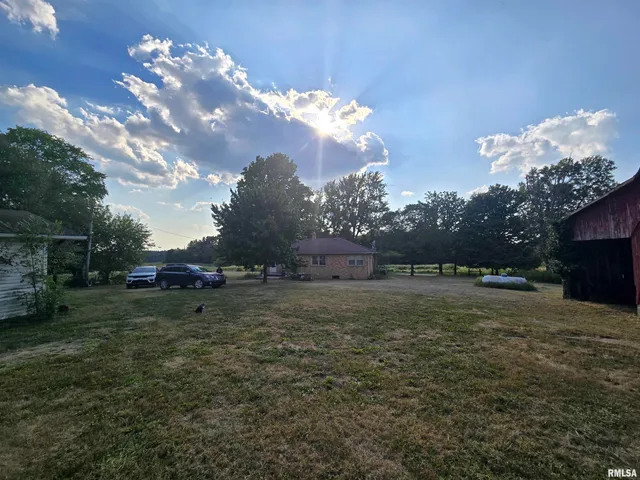 $135,000 | 13840 North Dove Lane, Bluford, IL 62814