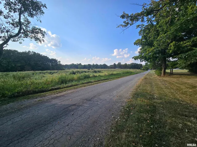 $135,000 | 13840 North Dove Lane, Bluford, IL 62814