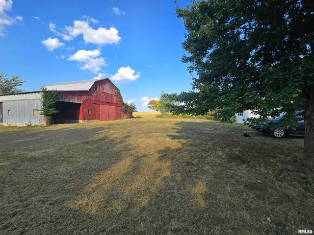 $135,000 | 13840 North Dove Lane, Bluford, IL 62814