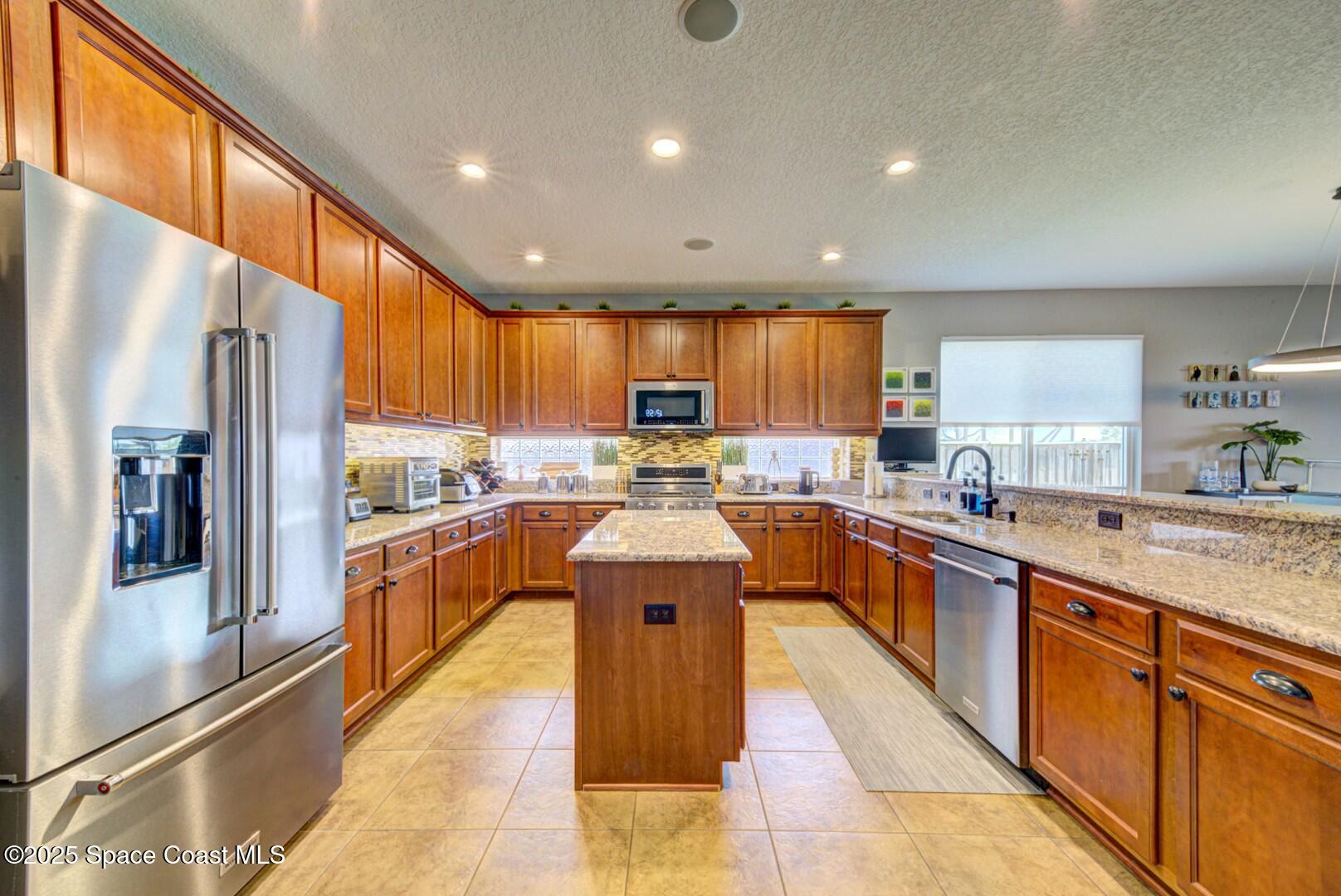 3758 Hollisten Circle Melbourne, FL 32940 - Photo 21 of 51 Kitchen