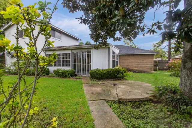 $1,899 | 6602 Indian Lake Drive, Houston, TX 77489