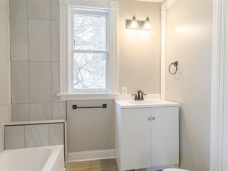 407 Alexander Street Rochester, NY 14607 - Photo 13 of 16