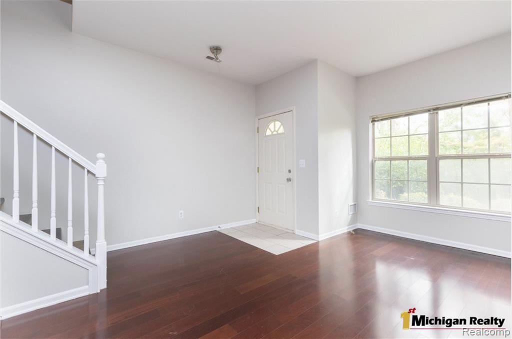11764 Farmington Road, Unit 43 Livonia, MI 48150 - Photo 9 of 20