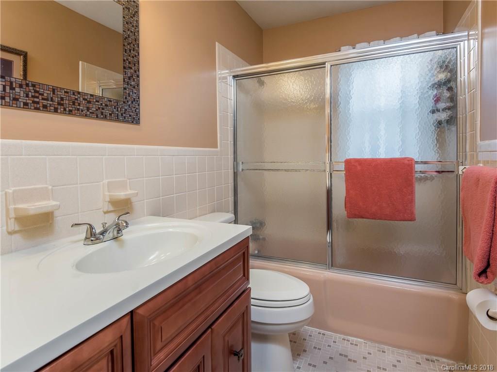 225 Balsam Road Hendersonville, NC 28792 - Photo 15 of 34 Gallery Image 15