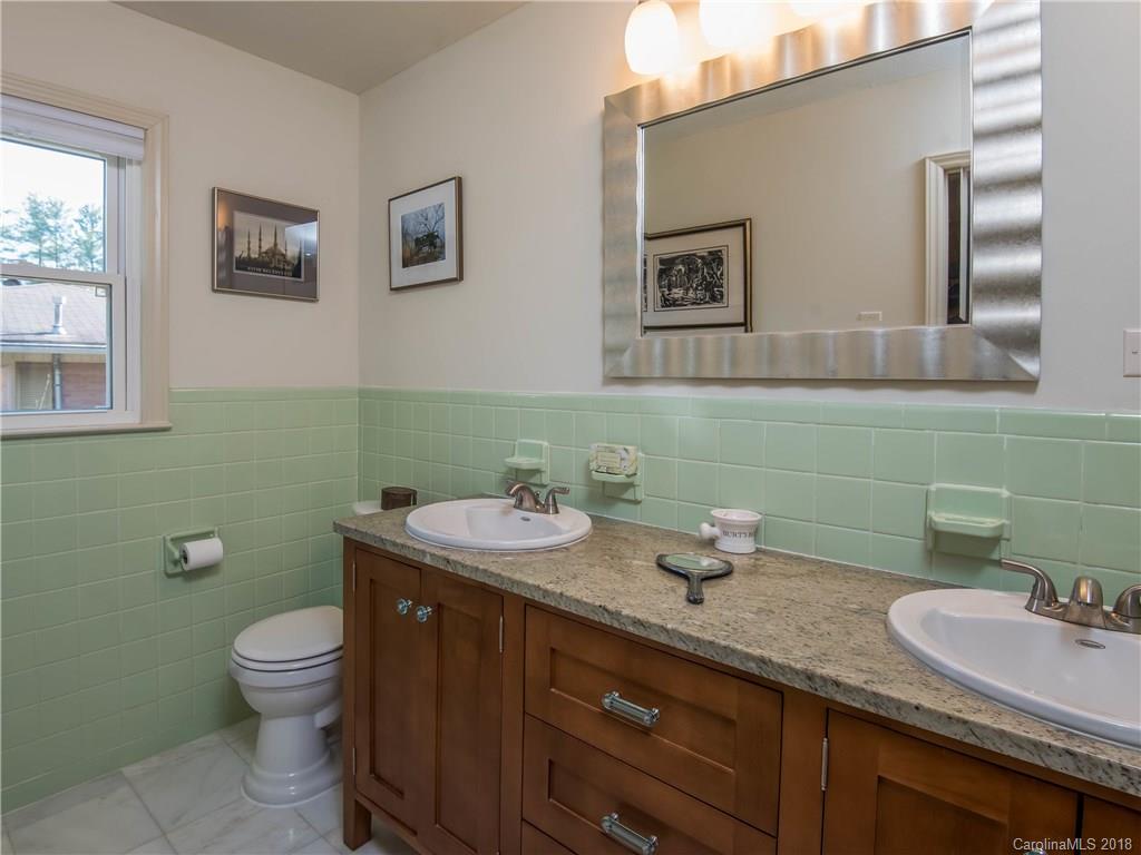 225 Balsam Road Hendersonville, NC 28792 - Photo 19 of 34 Gallery Image 19
