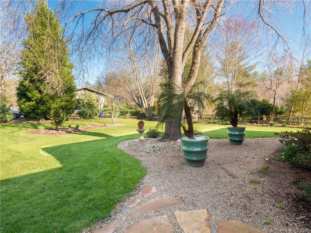225 Balsam Road Hendersonville, NC 28792 - Photo 25 of 34 Gallery Image 25