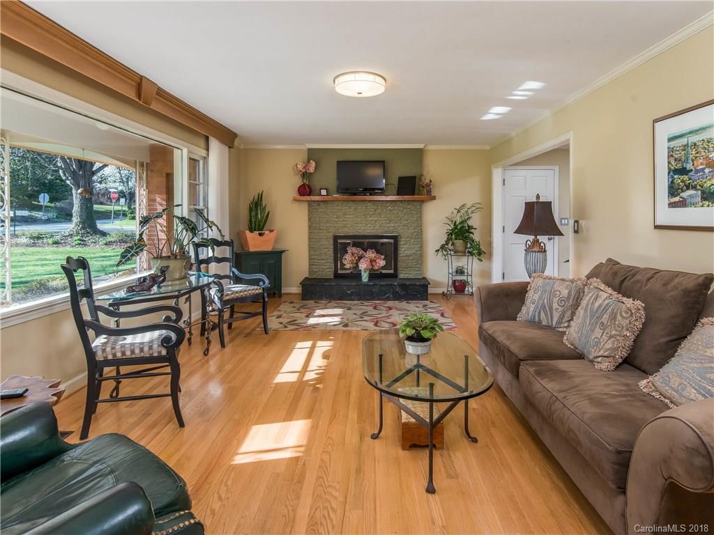 225 Balsam Road Hendersonville, NC 28792 - Photo 5 of 34 Gallery Image 5