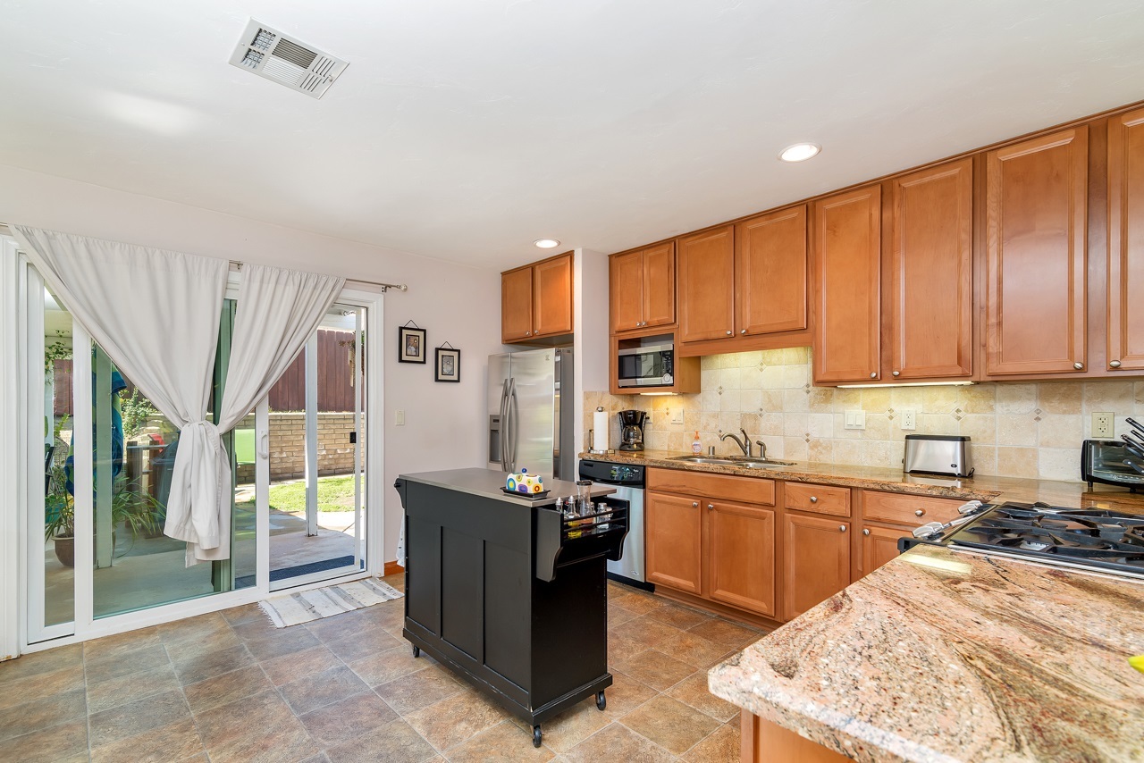 8782 Cordial Road El Cajon, CA 92021 - Photo 10 of 25 Gallery Image 10