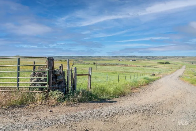 $220,000 | 1854 Jacks Road, Midvale, ID 83645