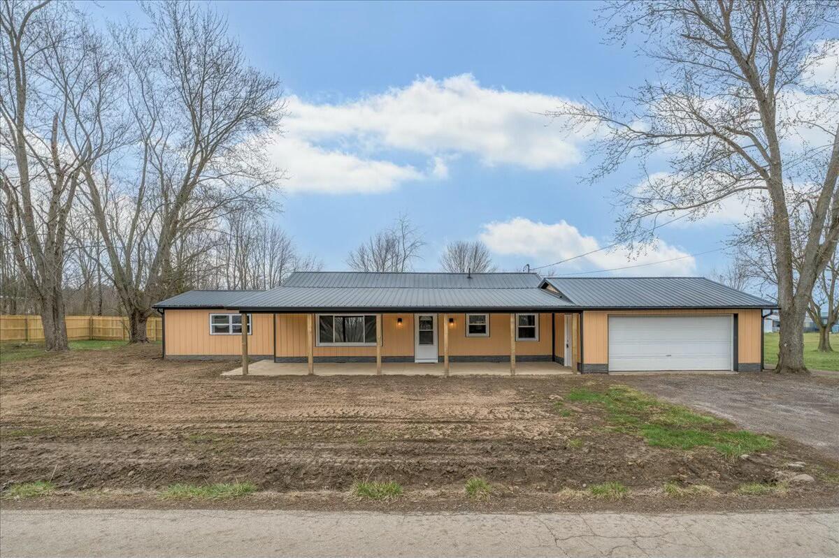 10935 Valentine Road Southwest Stoutsville, OH 43154 - Photo 2 of 31 tempImagenBty88