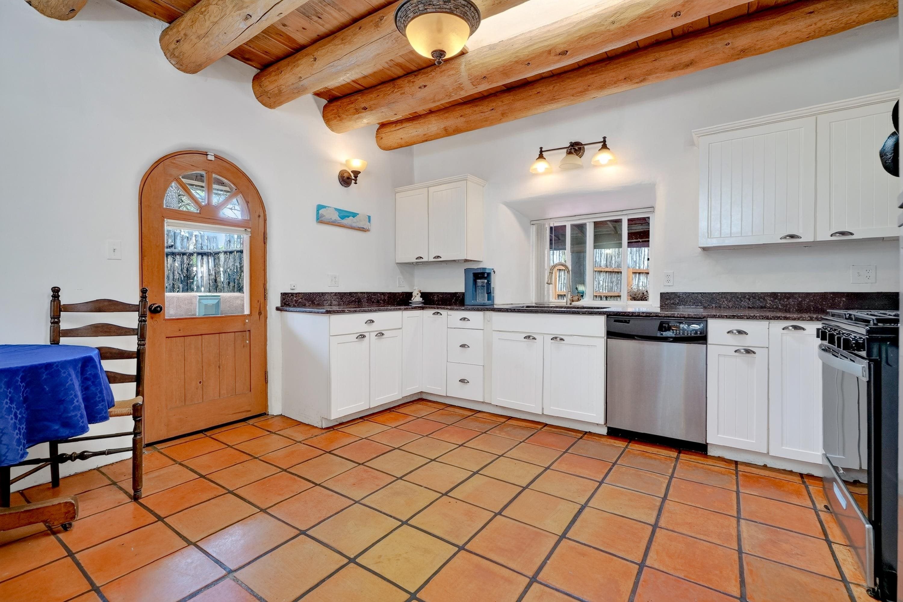 32 Valerio Road Ranchos de Taos, NM 87557 - Photo 8 of 27 Gallery Image 8