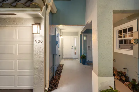 $1,150,000 | 900 Jeffery Street, Boca Raton, FL 33487