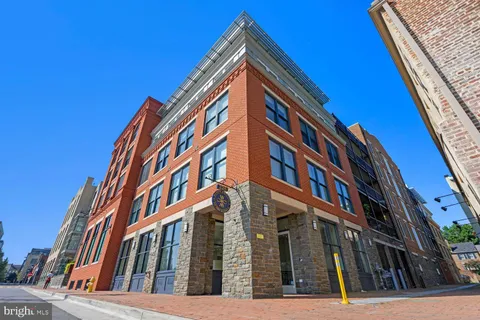 $895,900 | 225 Strand Street, Unit 202, Alexandria, VA 22314