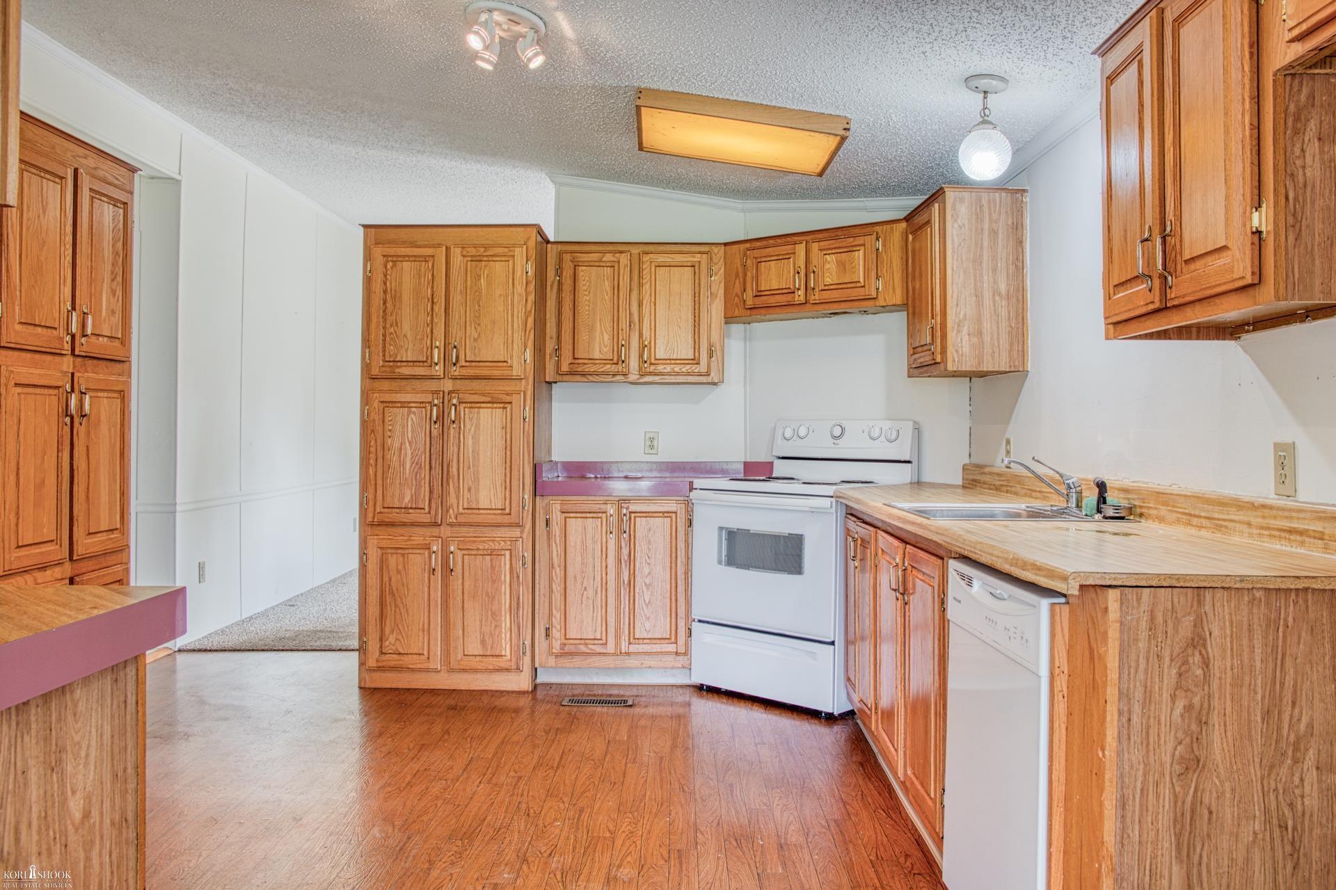 3490 Luce Road Flushing, MI 48433 - Photo 2 of 34