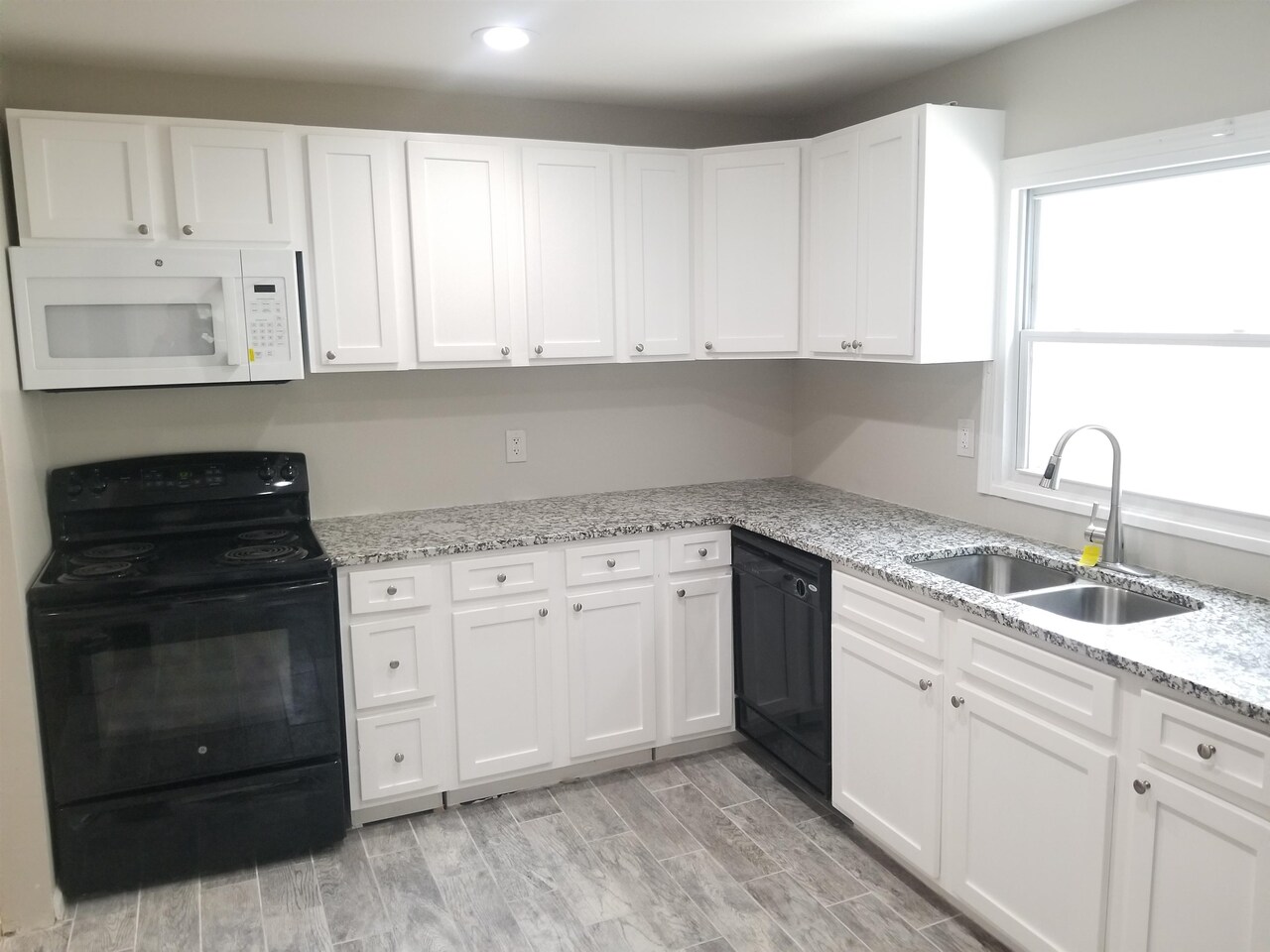 2467 Calvin Avenue East Point, GA 30344 - Photo 5 of 19