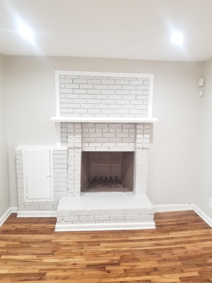 2467 Calvin Avenue East Point, GA 30344 - Photo 7 of 19