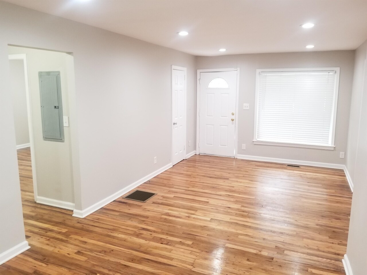 2467 Calvin Avenue East Point, GA 30344 - Photo 8 of 19