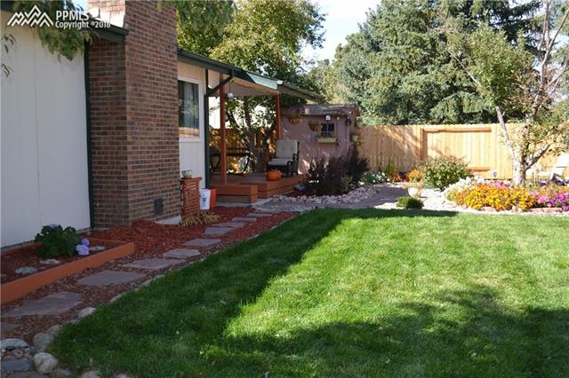 590 Red Cliff Road Colorado Springs, CO 80906 - Photo 5 of 26