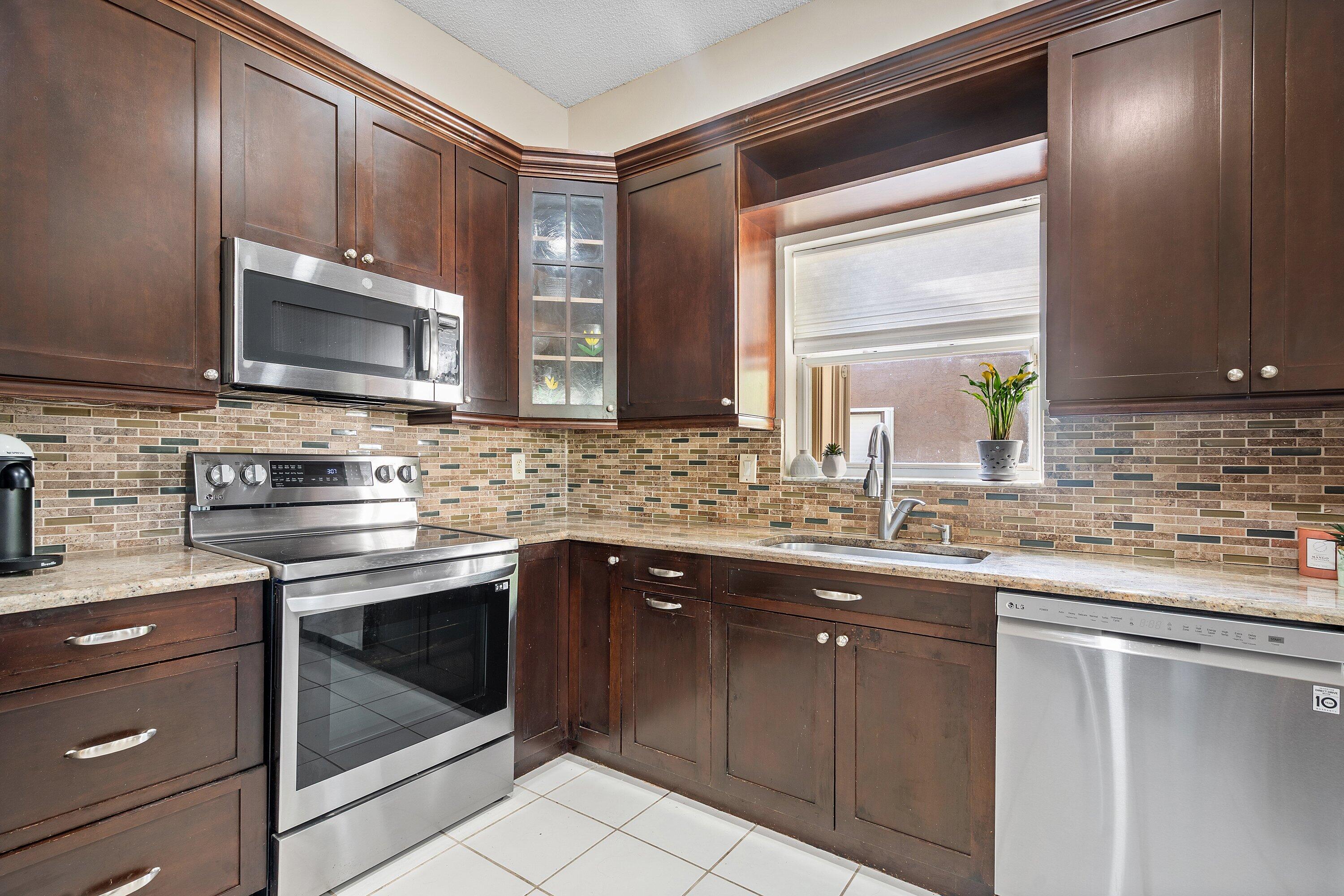 10834 Sea Cliff Circle Boca Raton, FL 33498 - Photo 14 of 42 014-10834SeaCliffCircle-BocaRaton-FL-334