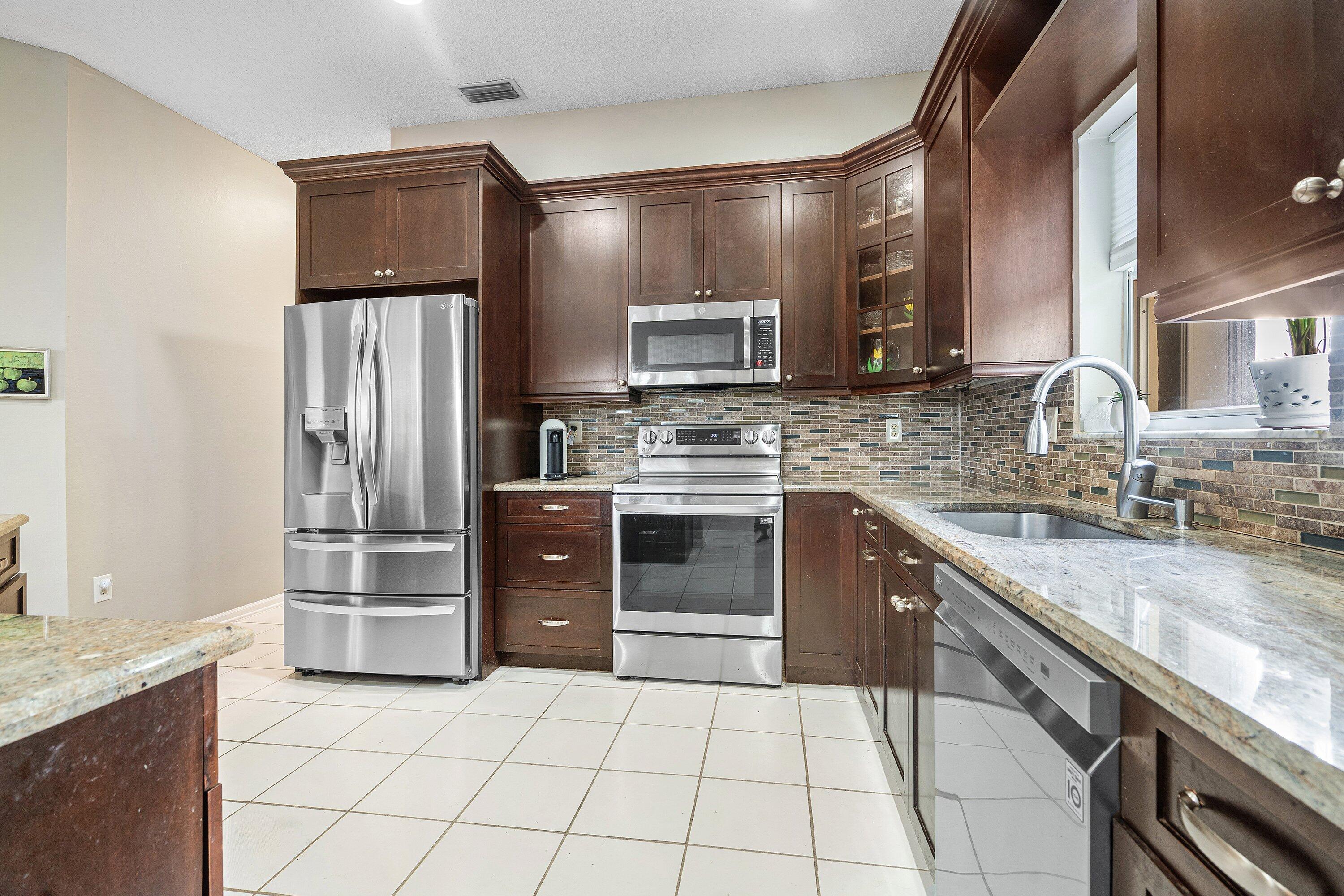 10834 Sea Cliff Circle Boca Raton, FL 33498 - Photo 16 of 42 016-10834SeaCliffCircle-BocaRaton-FL-334