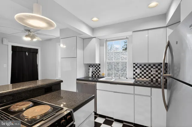 $2,750 | 18 Grove Haddonfield Nj 08033, Unit B, Haddonfield, NJ 08033