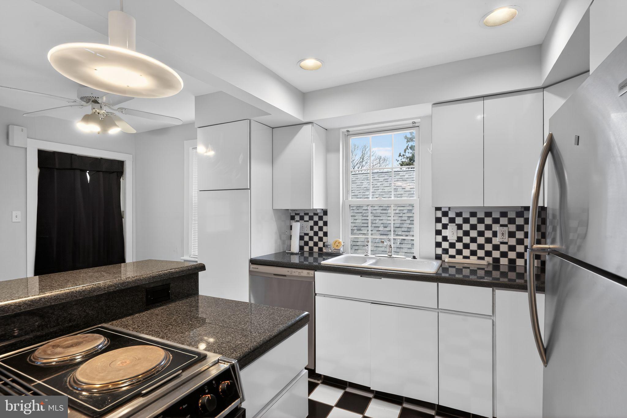 18 Grove Haddonfield Nj 08033, Unit B Haddonfield, NJ 08033 - Photo 12 of 31