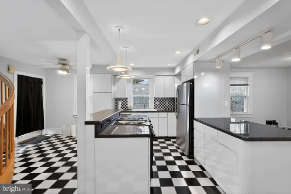 $2,750 | 18 Grove Haddonfield Nj 08033, Unit B, Haddonfield, NJ 08033
