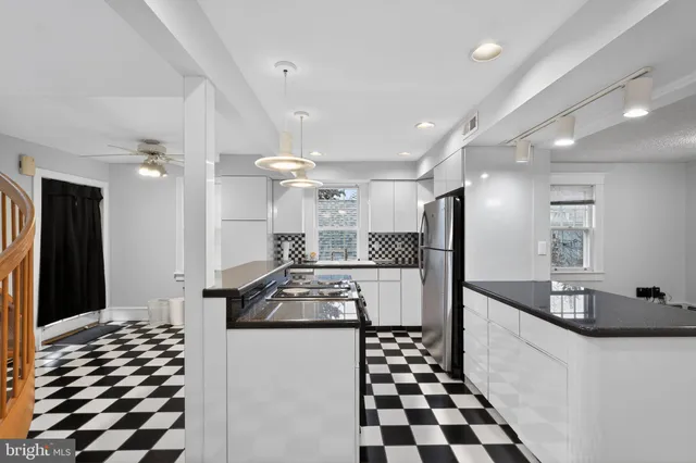 $2,750 | 18 Grove Haddonfield Nj 08033, Unit B, Haddonfield, NJ 08033