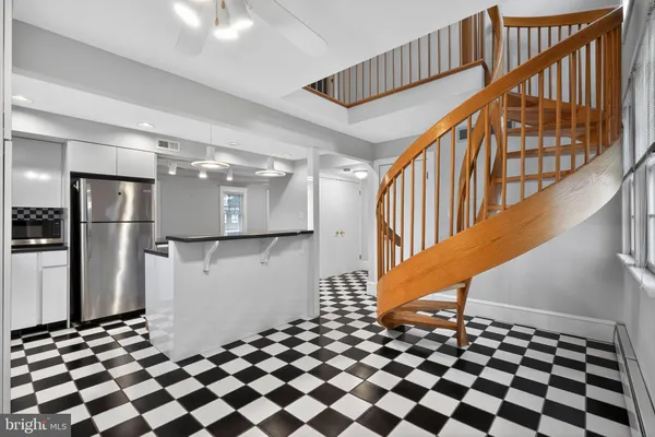 $2,750 | 18 Grove Haddonfield Nj 08033, Unit B, Haddonfield, NJ 08033