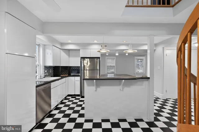 $2,750 | 18 Grove Haddonfield Nj 08033, Unit B, Haddonfield, NJ 08033