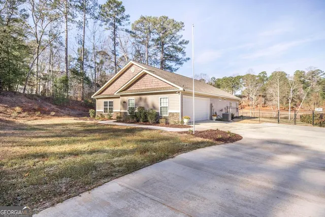 $315,000 | 202 South Lake Court, Dublin, GA 31021