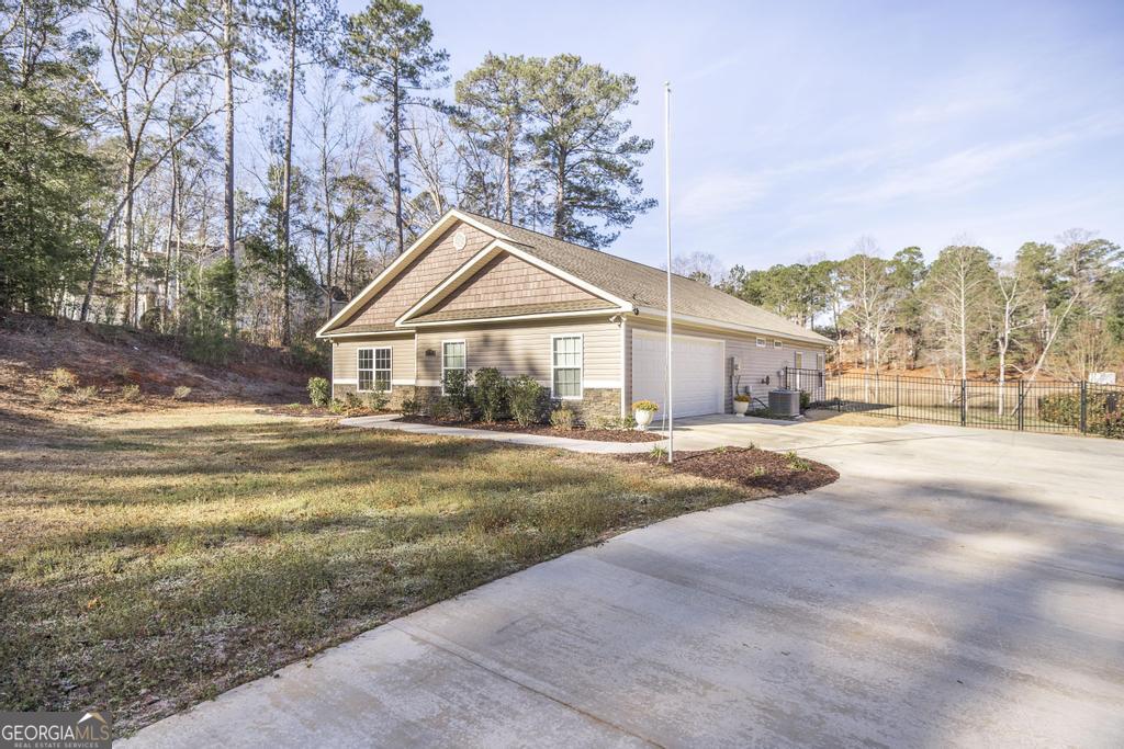 202 South Lake Court Dublin, GA 31021 - Photo 5 of 36