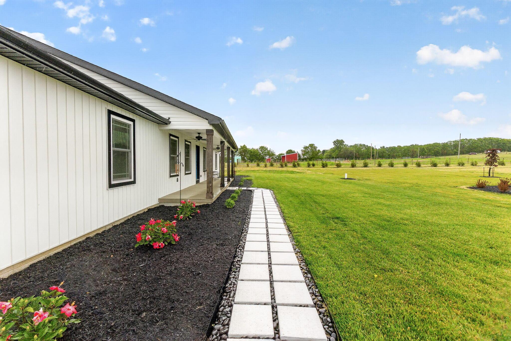 25461 Shoemaker Road Circleville, OH 43113 - Photo 9 of 61 25461 Shoemaker (Exterior)-8