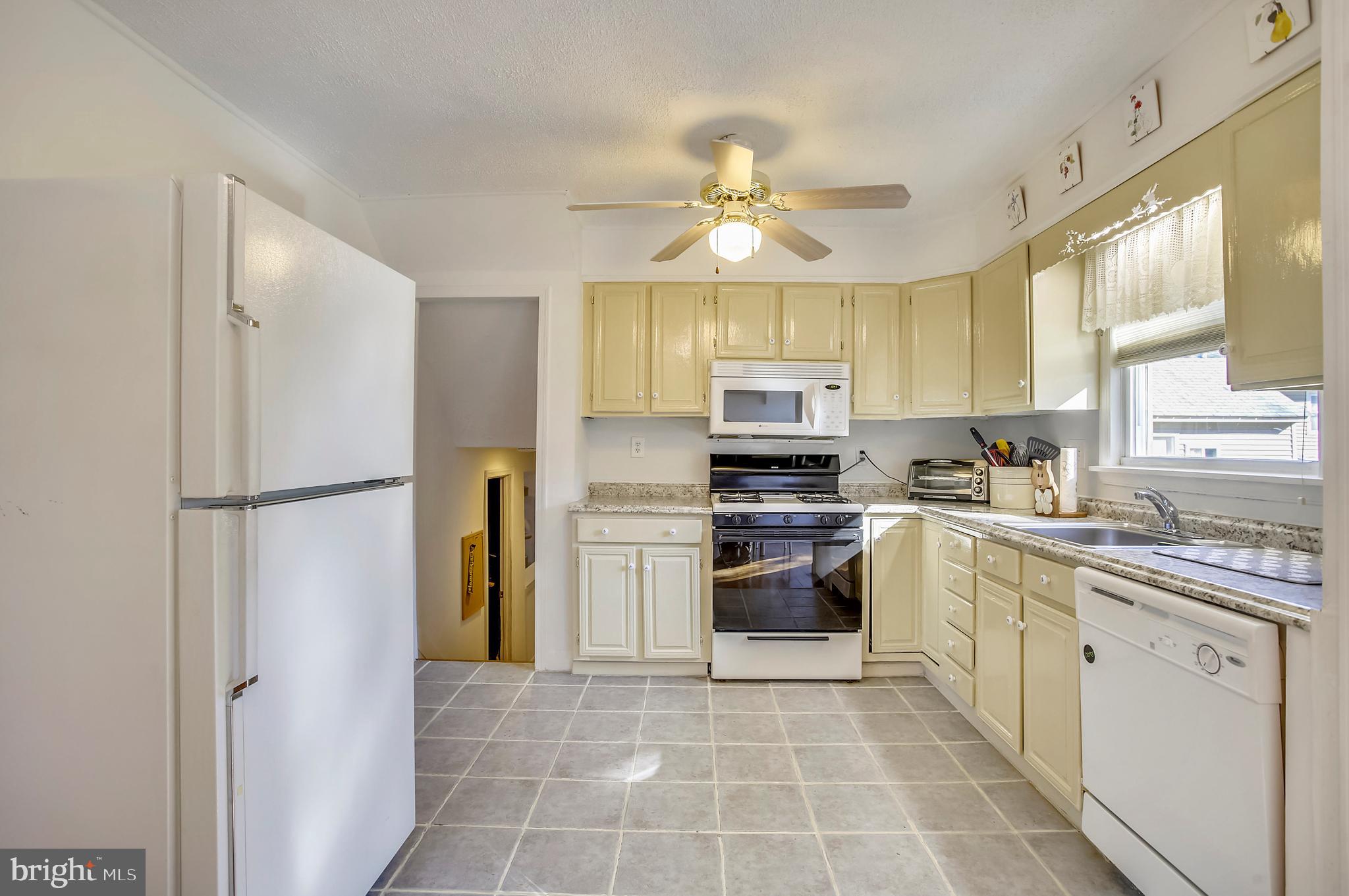 203 Hampton Road Linthicum, MD 21090 - Photo 5 of 25