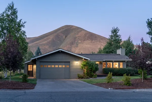 $1,100,000 | 1560 2nd Avenue North, Hailey, ID 83333
