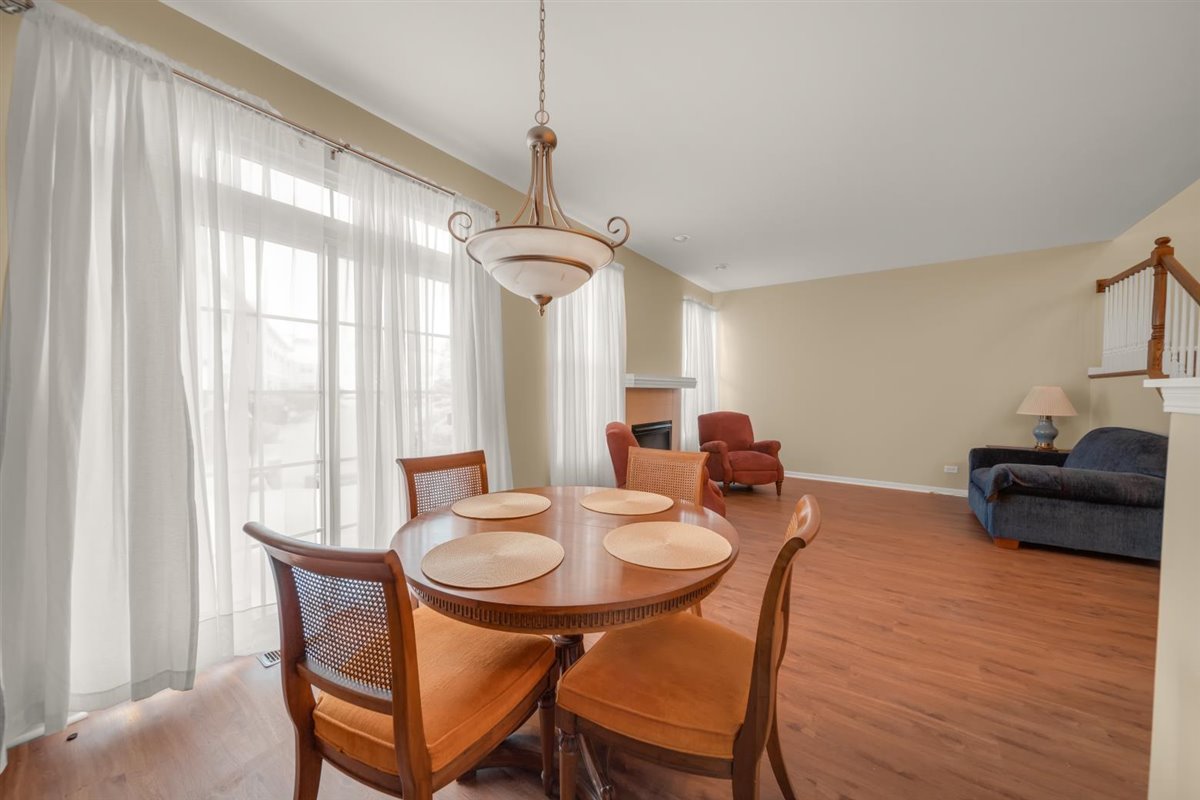 1934 West Cobblestone Road Romeoville, IL 60446 - Photo 4 of 17