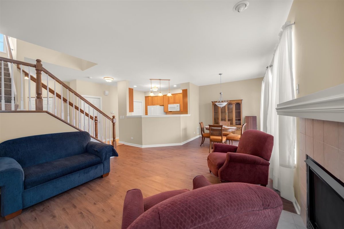 1934 West Cobblestone Road Romeoville, IL 60446 - Photo 5 of 17