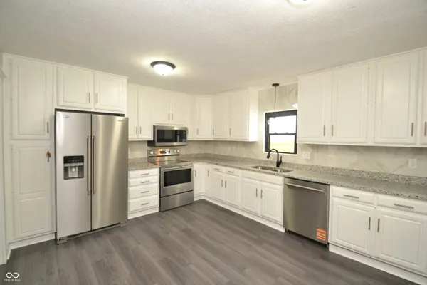 $299,900 | 403 East Elm Street, Sharpsville, IN 46068