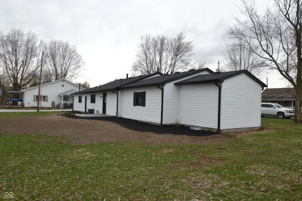 $299,900 | 403 East Elm Street, Sharpsville, IN 46068