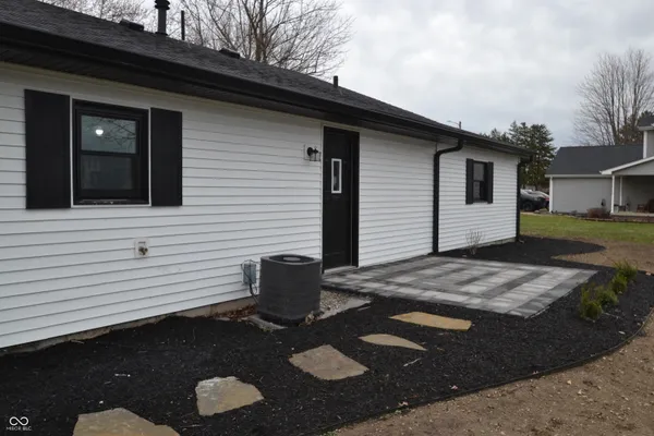 $299,900 | 403 East Elm Street, Sharpsville, IN 46068