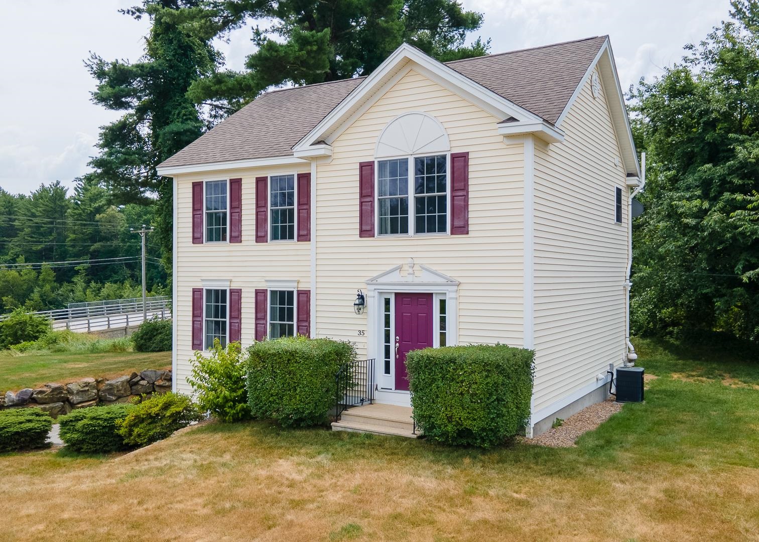 35 Pond Road Raymond, NH 03077 - Photo 3 of 37