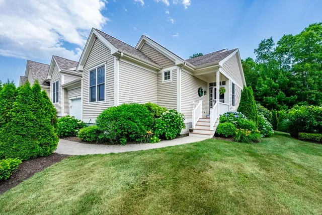 $649,000 | 72 Grey Hawk Drive, Unit 670, Mashpee, MA 02649