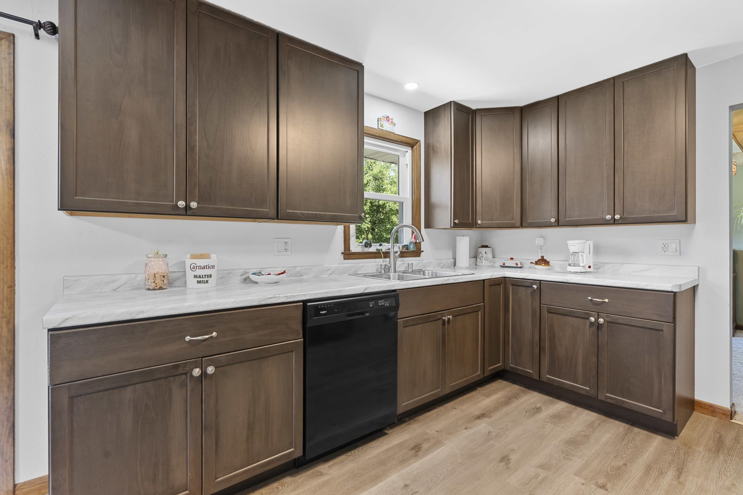 618 East Harding Drive Appleton, WI 54915 - Photo 8 of 33