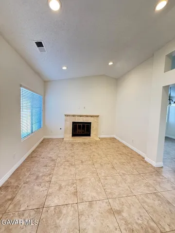 $2,700 | 37748 Mountainside Drive, Palmdale, CA 93550