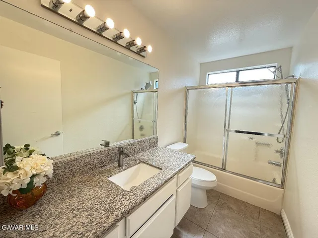 $2,700 | 37748 Mountainside Drive, Palmdale, CA 93550