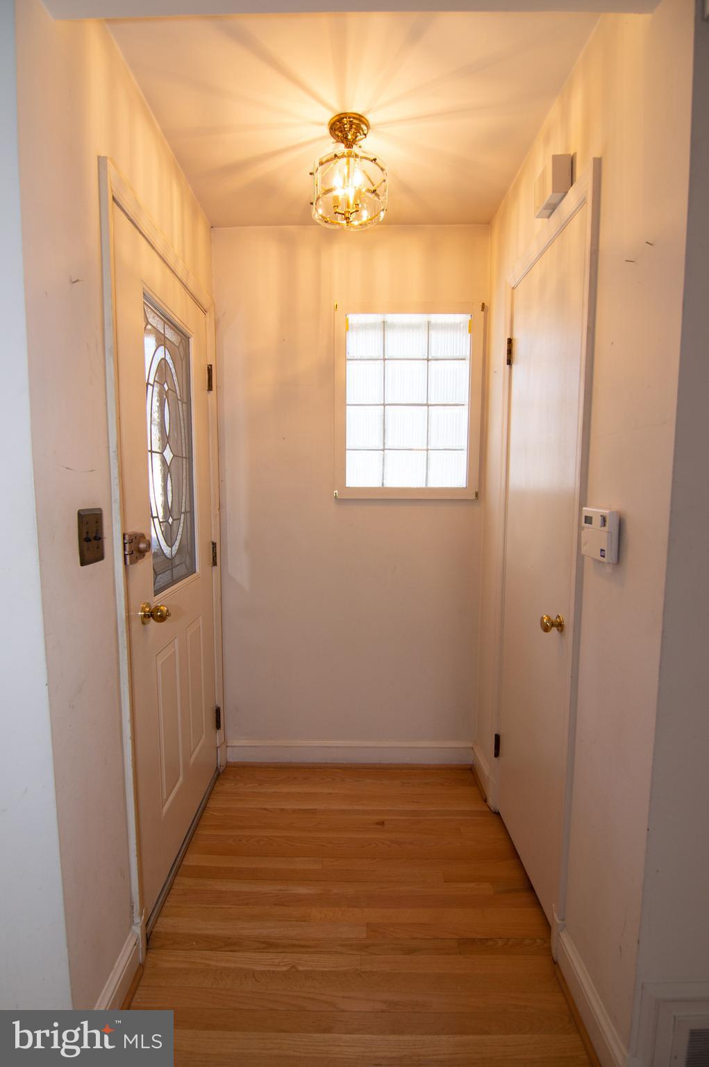 6714 Hackberry Street Springfield, VA 22150 - Photo 5 of 42 Foyer