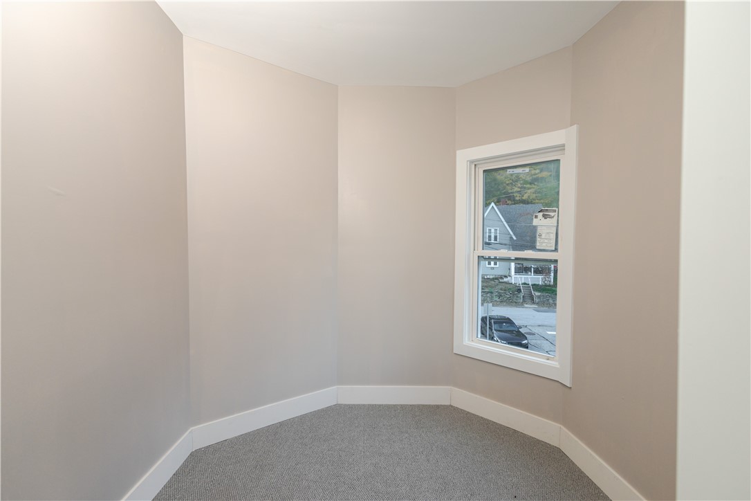 7 Florence Street Putnam, CT 06260 - Photo 22 of 40